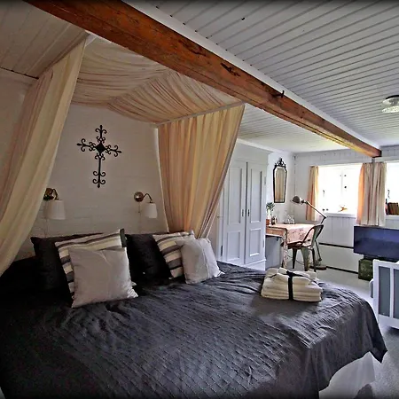 Bed & Breakfast Enghavegaardens *